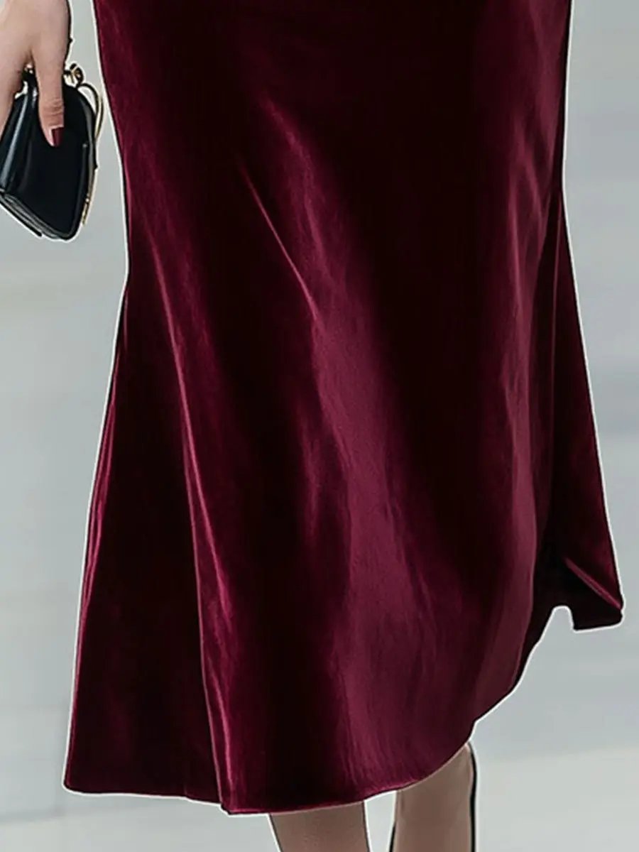 Classic Long-Sleeve Velvet Dress with Gold Accents MollyBoo