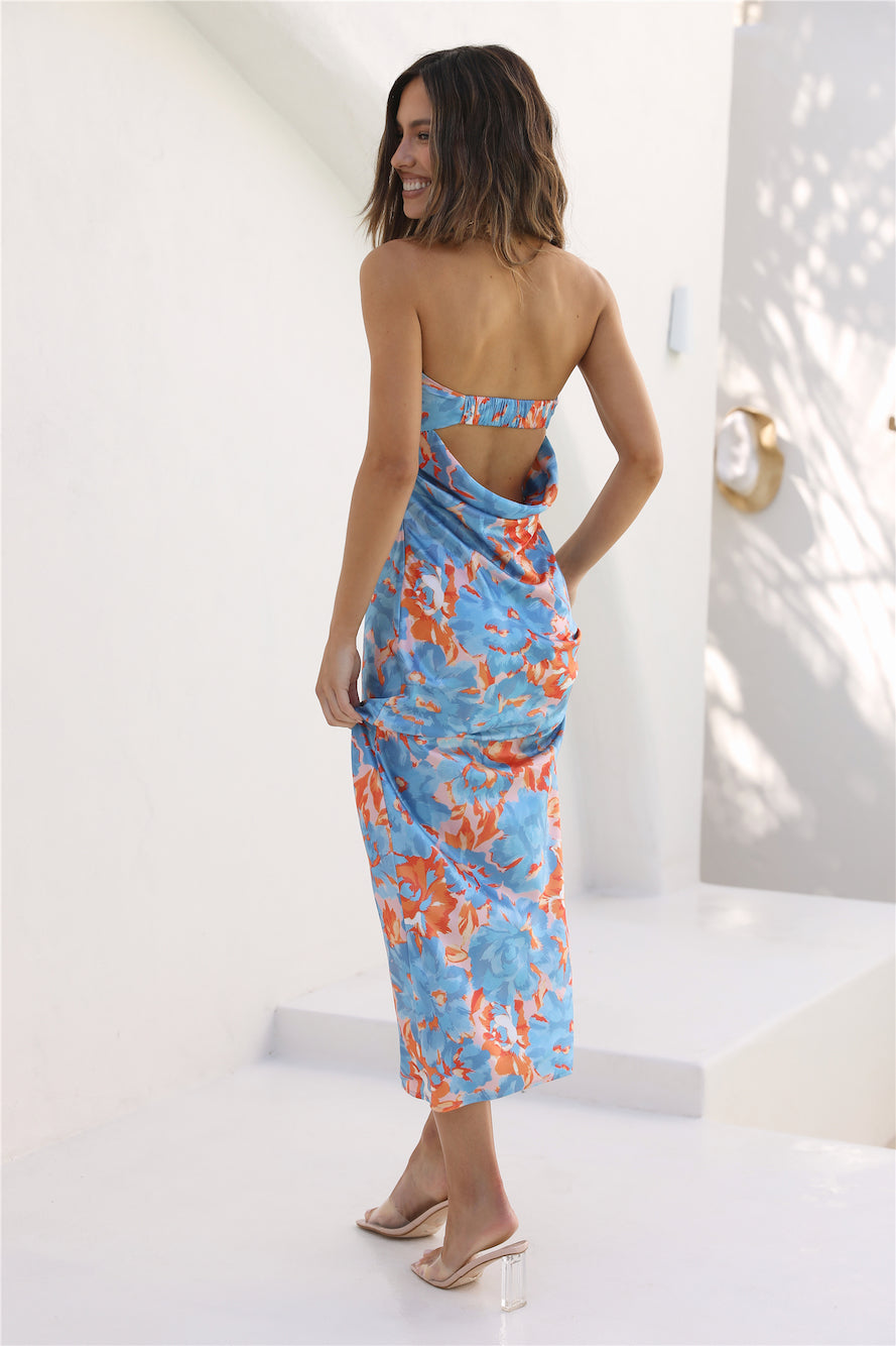 Robe Longue Bleue Élégante