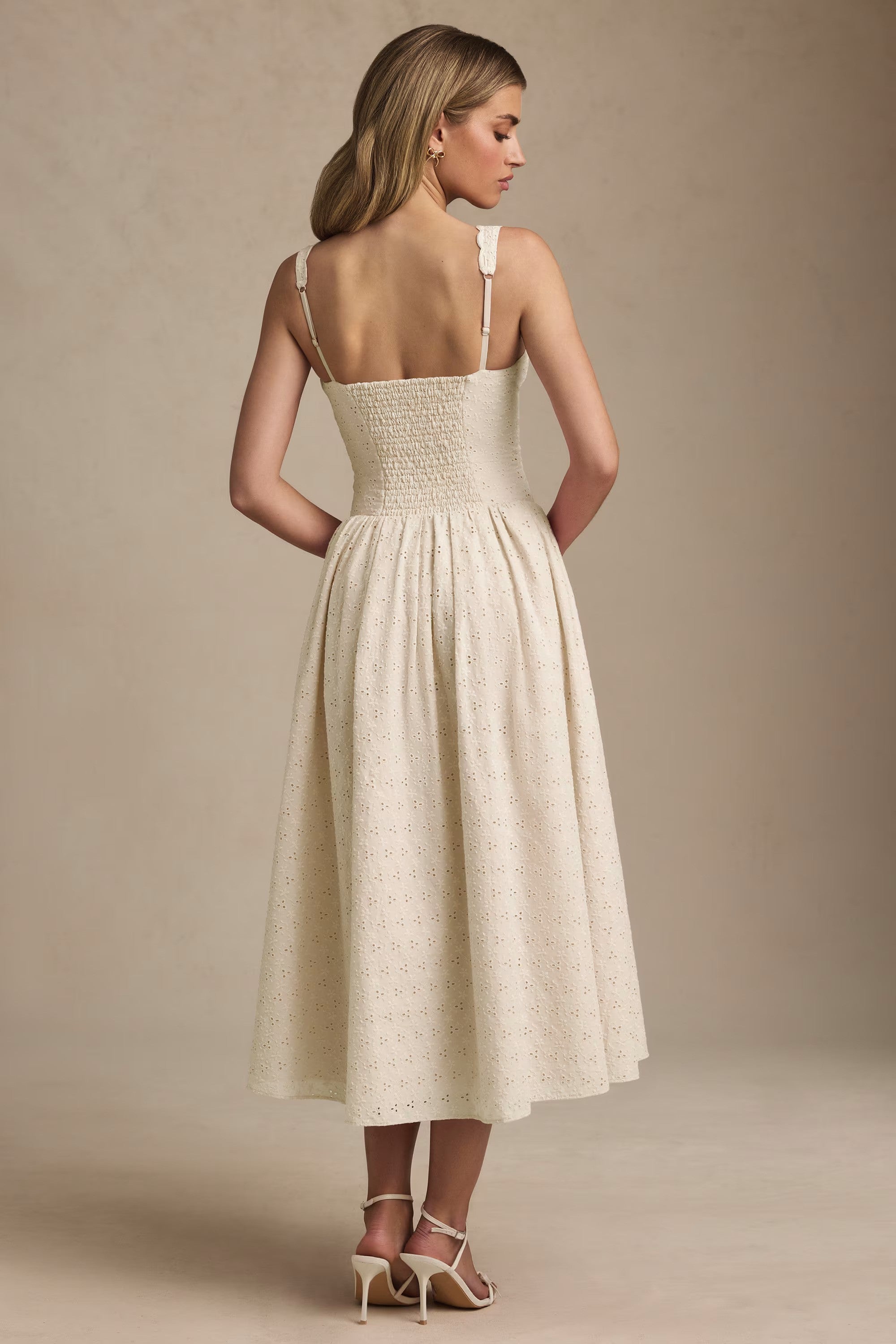 Robe Saidey Camille Broderie Détail et Style Midaxi Élégant MOLLYBOO