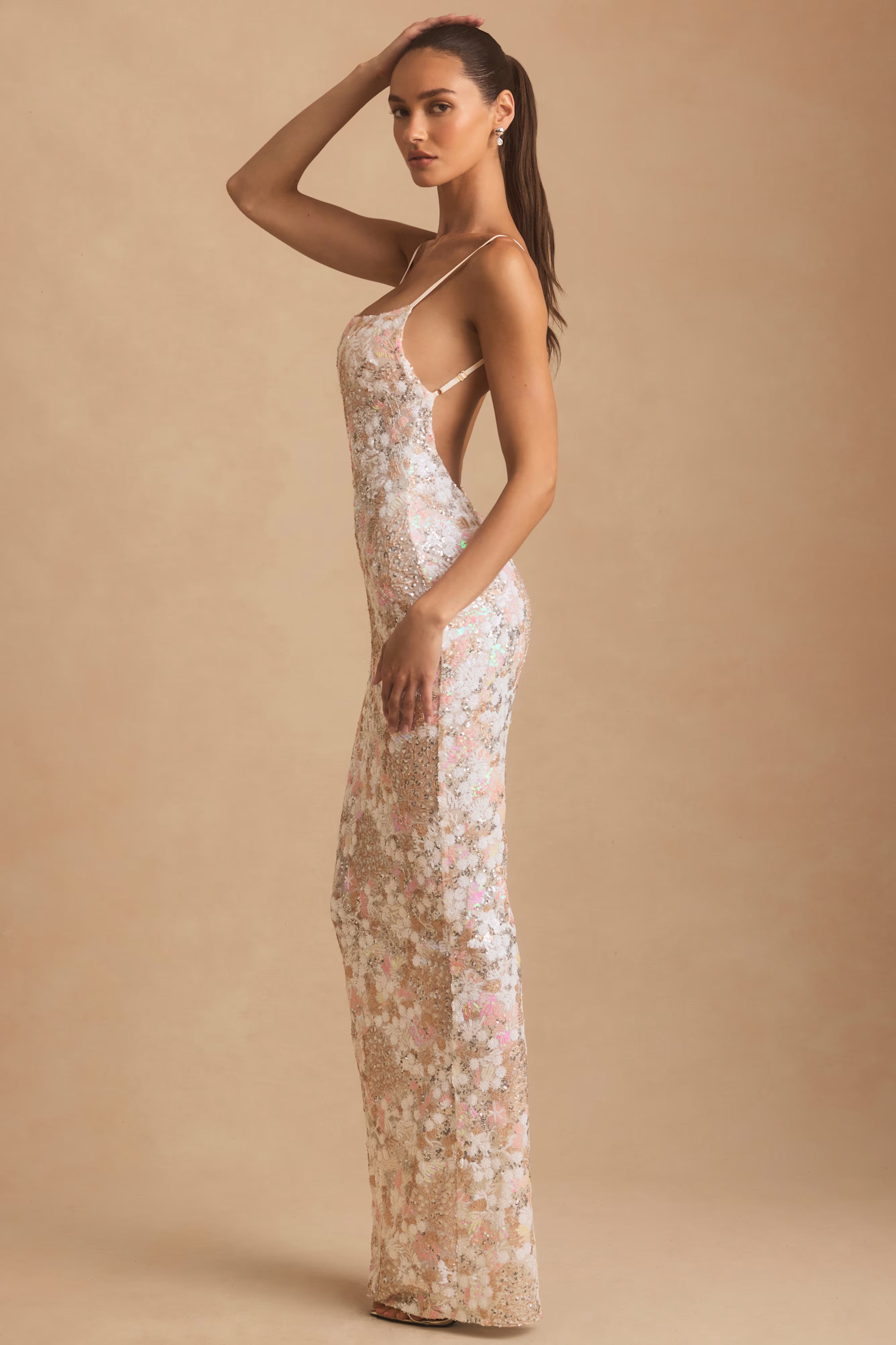 Robe Longue Dos Nu Ivoire à Encolure Bateau Ornée – Élégante Tenue de Soirée MOLLYBOO