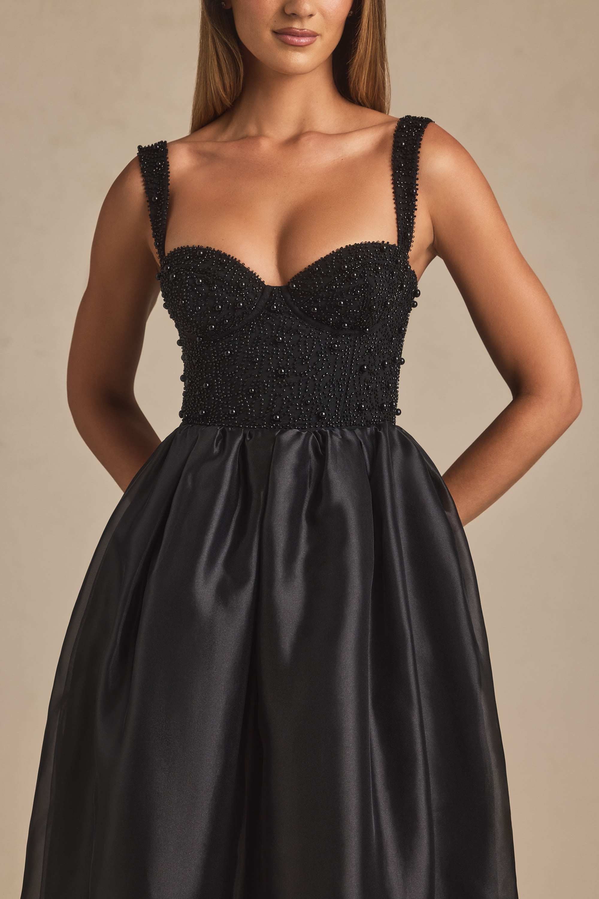 Robe Maxi Delancey Noir – Corset et Ornement Perlé