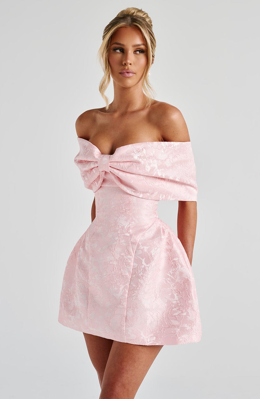 Robe Raquel – Blush Élégance sculpturale