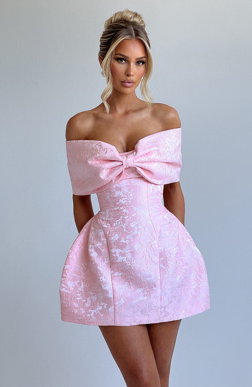 Robe Raquel – Blush Élégance sculpturale