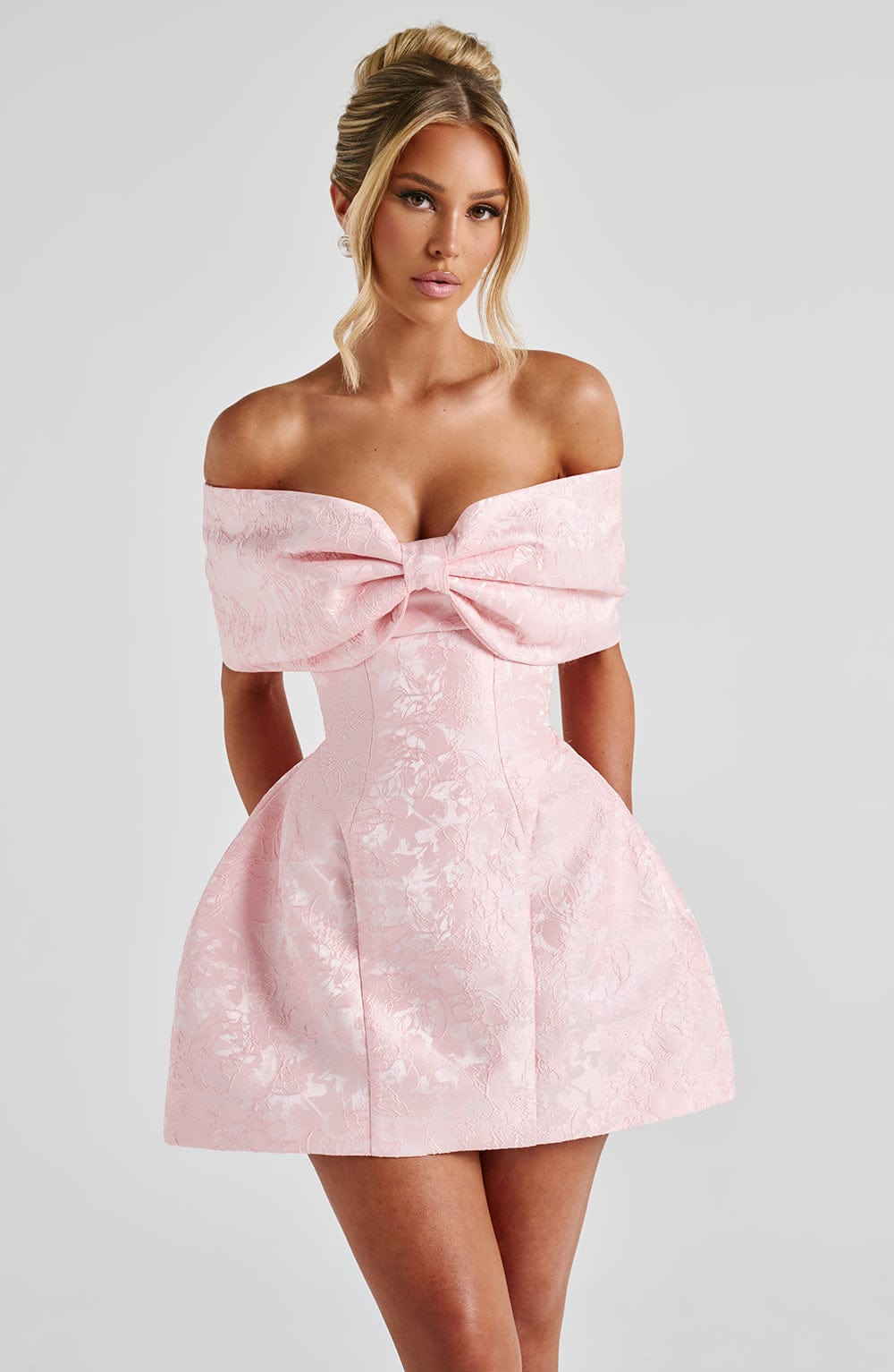 Robe Raquel – Blush Élégance sculpturale
