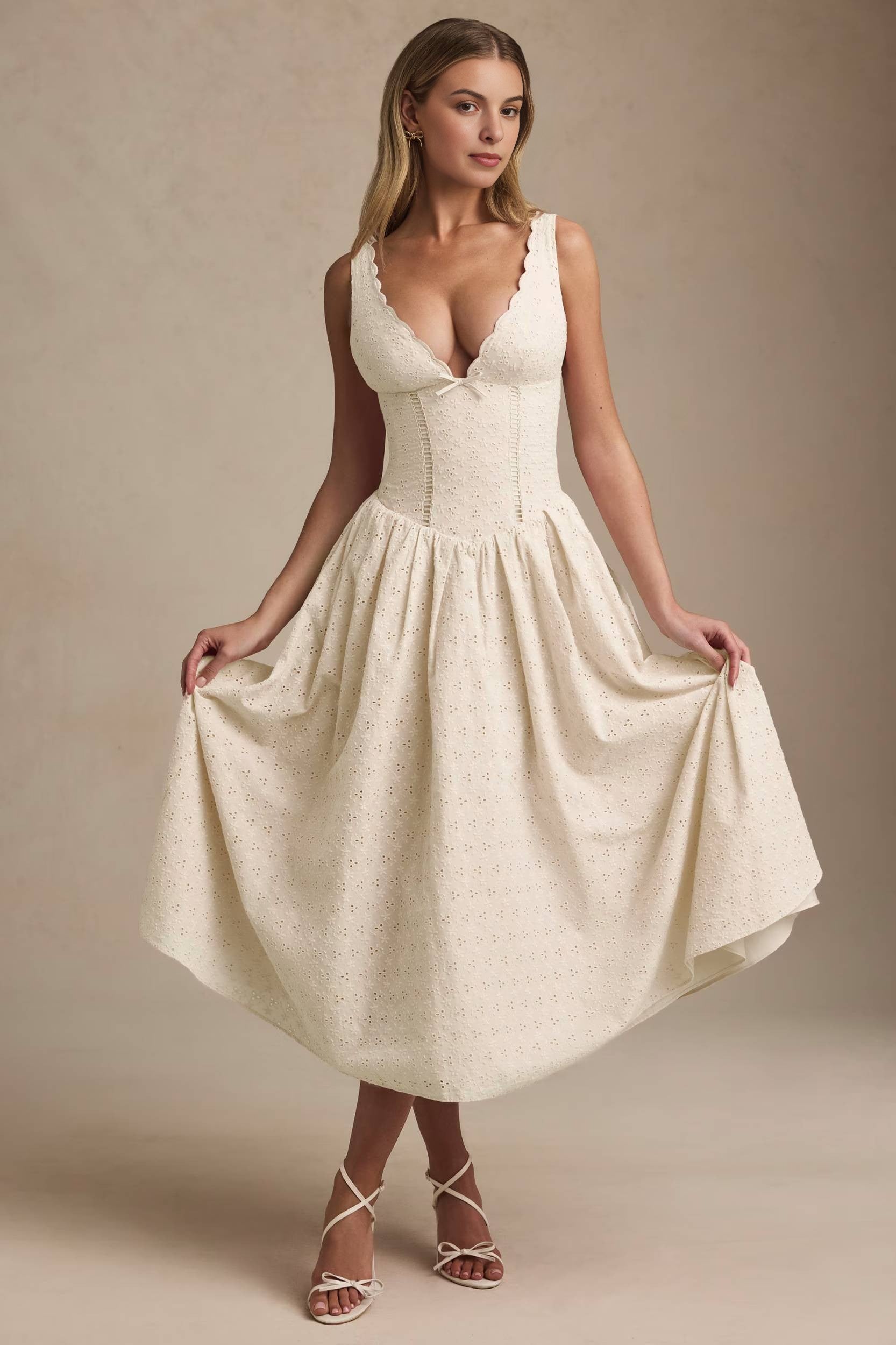 Robe Saidey Camille Broderie Détail et Style Midaxi Élégant MOLLYBOO