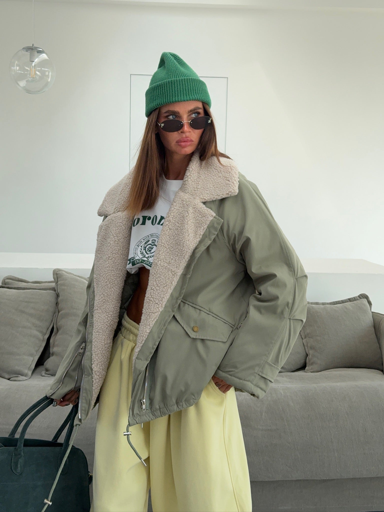 Manteau à col en fourrure : Élégance et confort